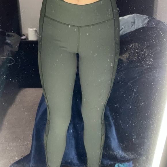 Lululemon womens legging - size 6 - Picture 3 of 9